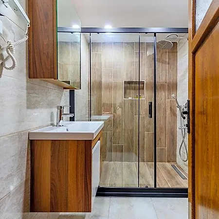 Hotel Silviya *