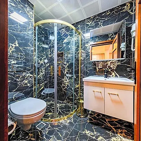 Hotel Silviya *